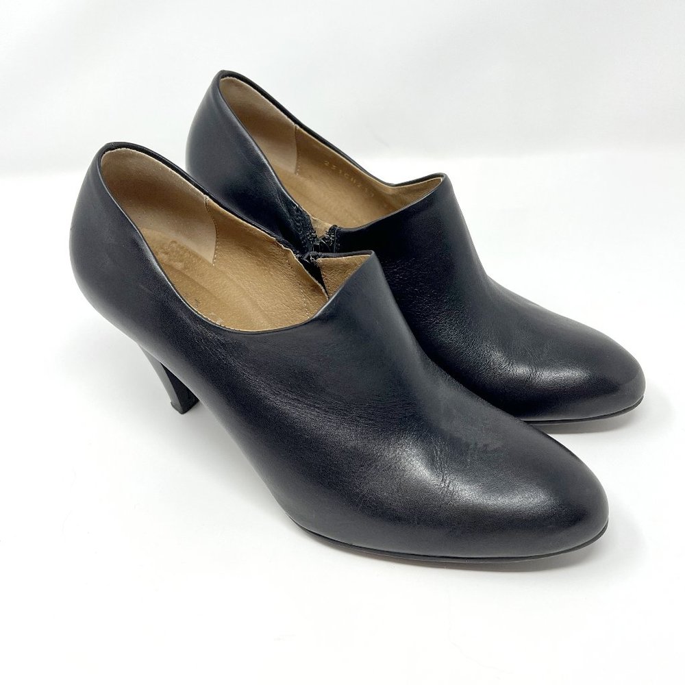 Black LEATHER EUROPEAN heeled booties - almost new